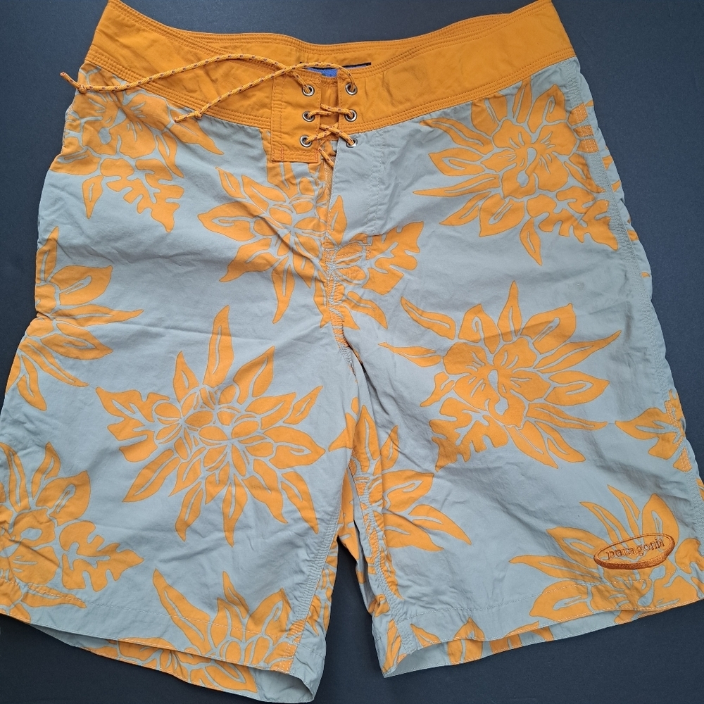 VINTAGE Patagonia Shorts Men's 30 Orange Gray Pattern Pataloha Board‎